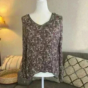 Everleigh Women's Large Floral Print Ruffle Sleeve V-Neck Bell Sleeve Top